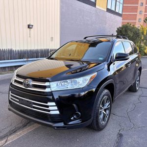 2017 Toyota highlander LE Sport Utility 4D